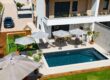 Außenansicht eines Ferienhauses von Mäxle Homes Istria mit Terrasse und Pool